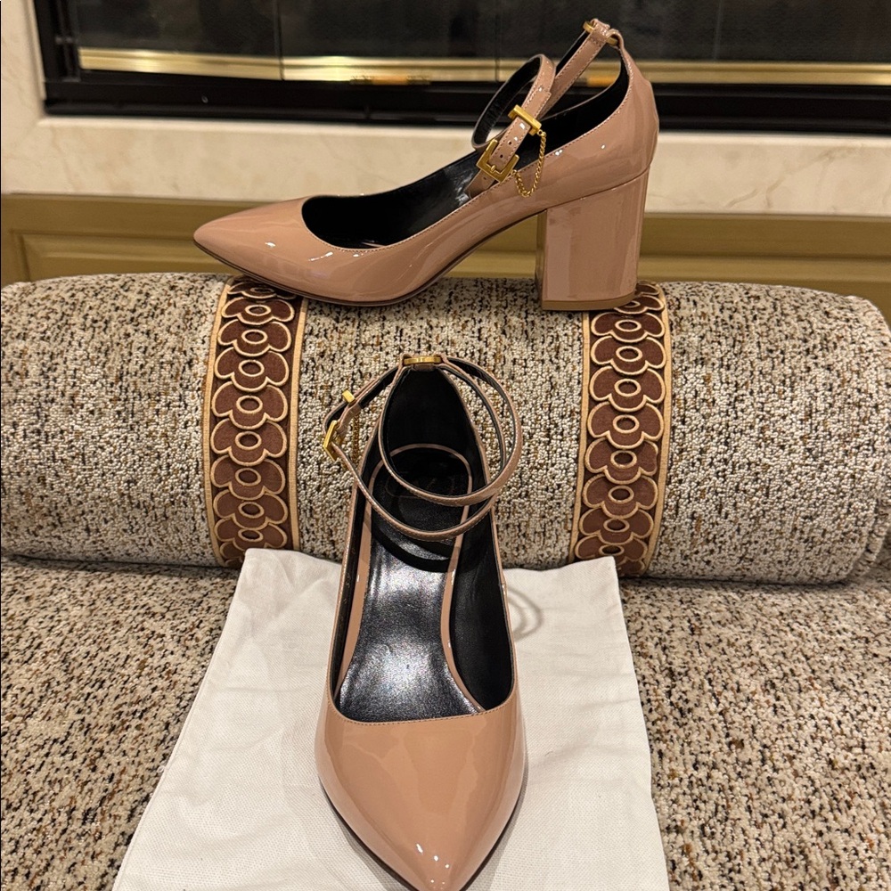 Valentino Nude Patent Leather Heels - Picture 3 of 10